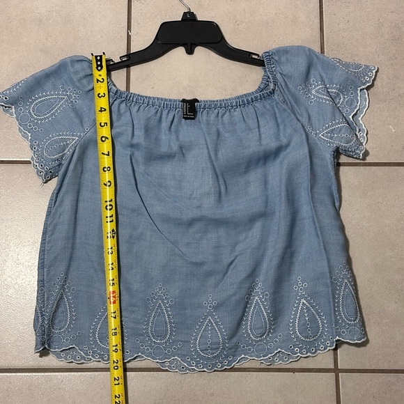 Forever 21 Women Denim Blue Chambray Off Shoulder Top size S - Picture 6 of 7
